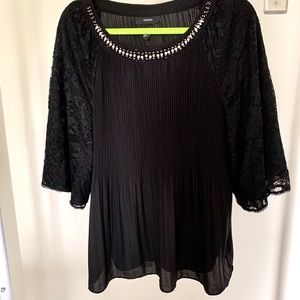 Super Elegant Alfani 3/4 sleeve black top.